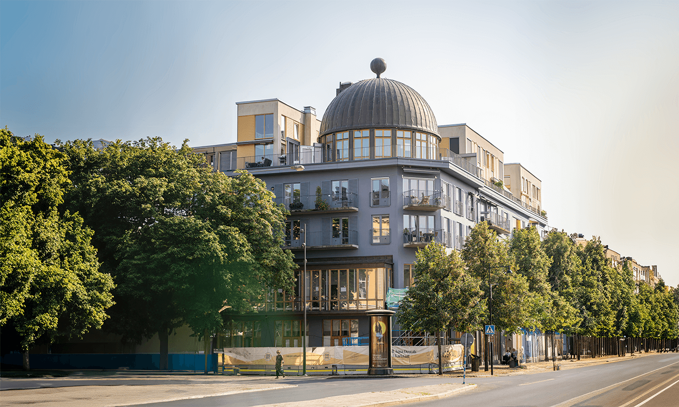 Caf&eacute; och tandl&auml;karmottagning i ett